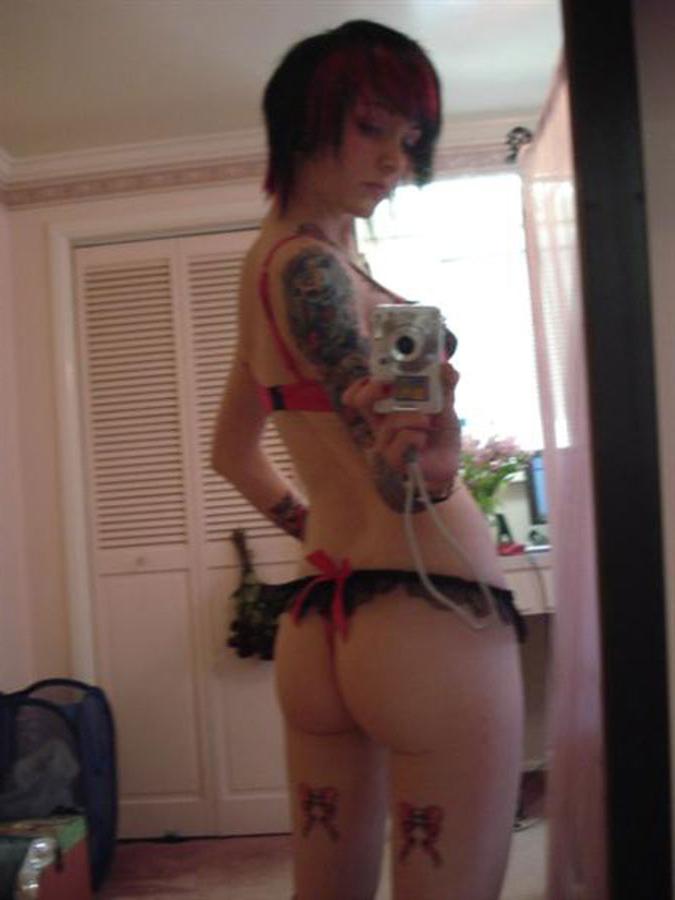 16P Short-haired emo babe self-pics