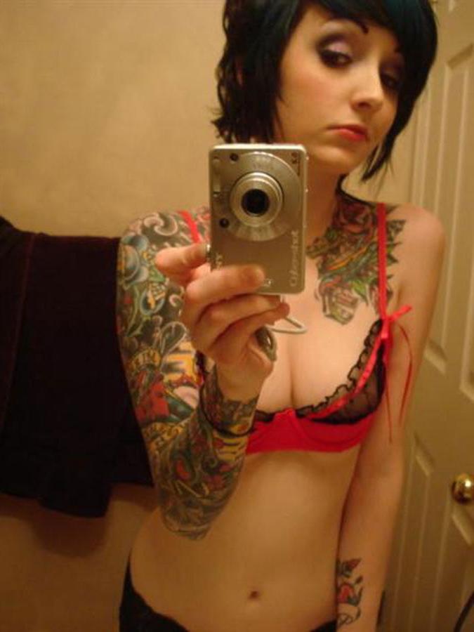 16P Short-haired emo babe self-pics