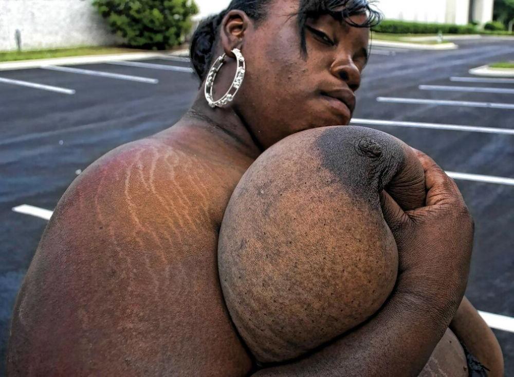 15P Thick ass black girls undressing and posing 7