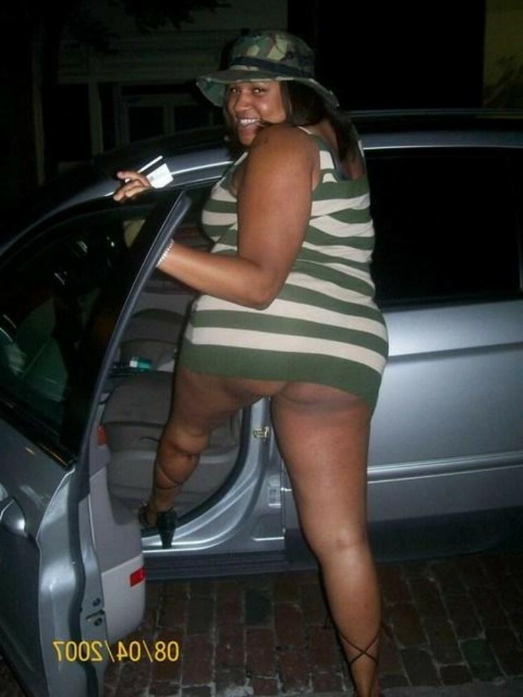 15P Thick ass black girls undressing and posing 7