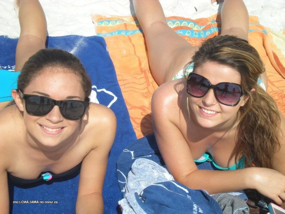 15P Amateur 18 year old GFs in panties and bikinis