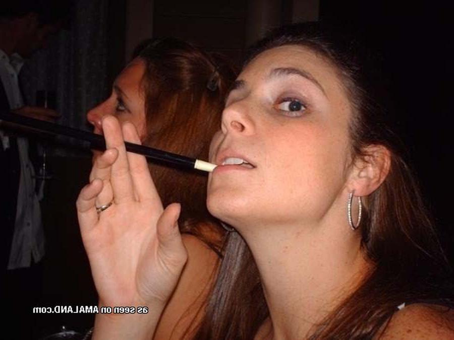 16P Picture gallery of a sexy non-nude amateur babe 