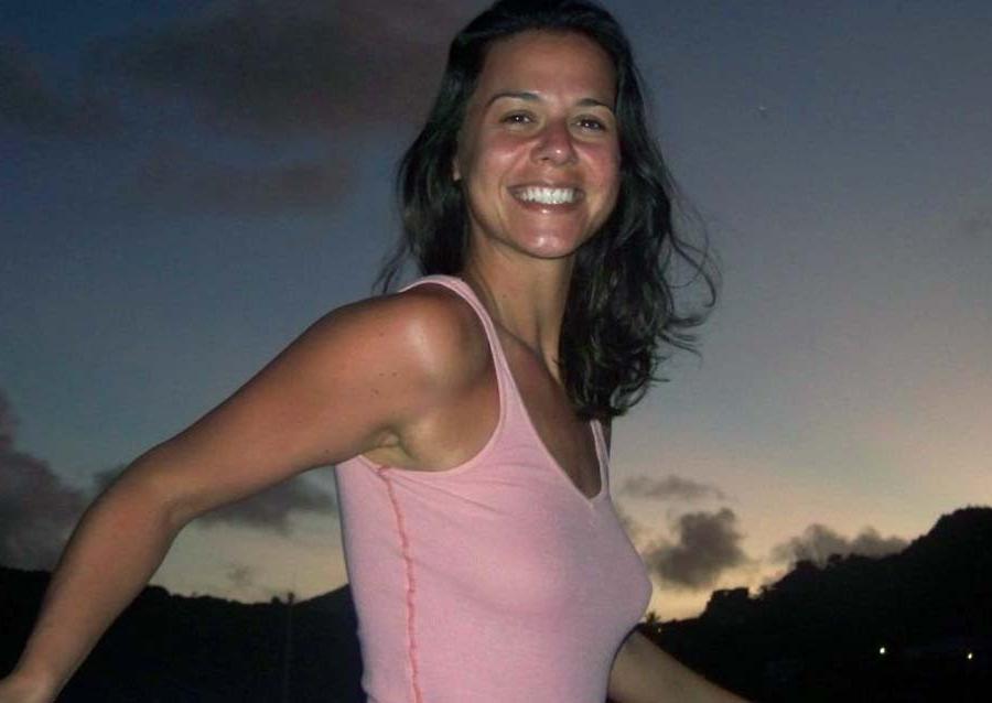 16P Picture gallery of a sexy non-nude amateur babe 