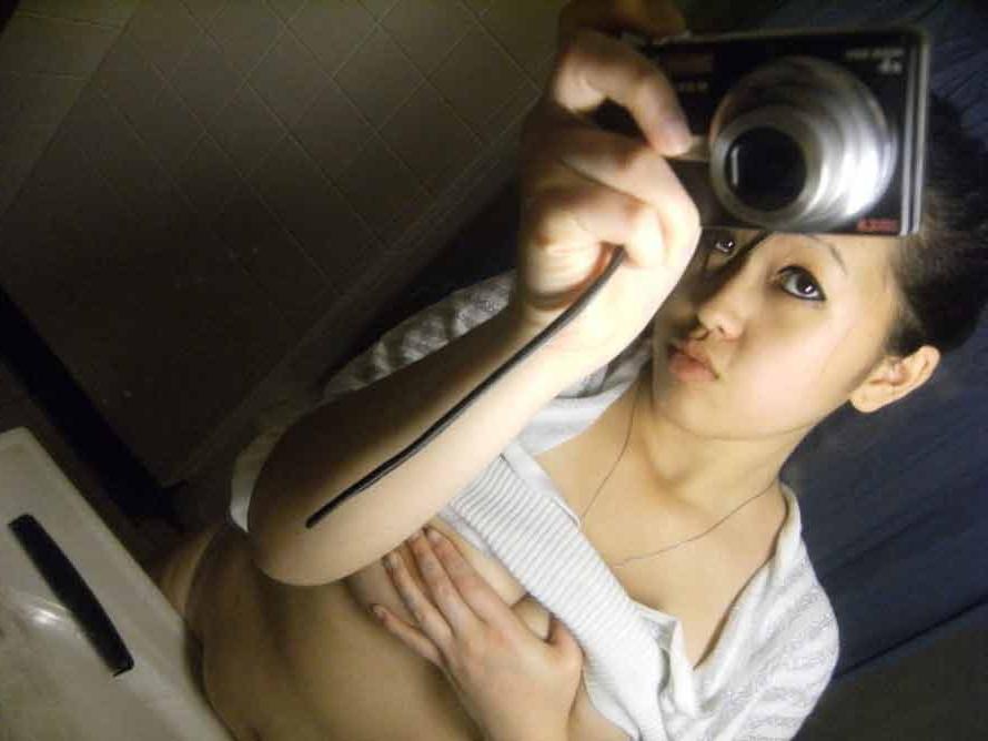 15P Picture gallery of various amateur kinky Oriental babes 