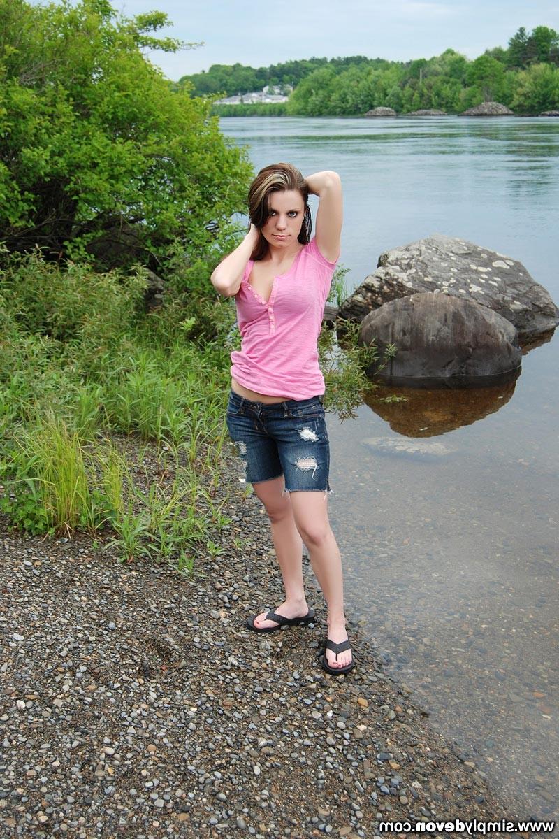 16P Beautiful teen girl modeling in bikini