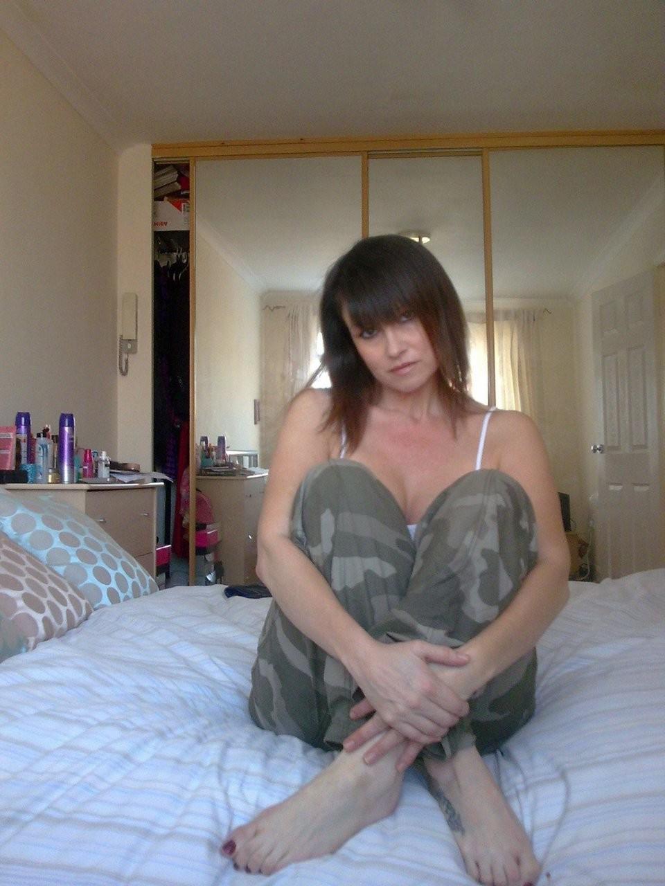 15P Real wife vid giving a head