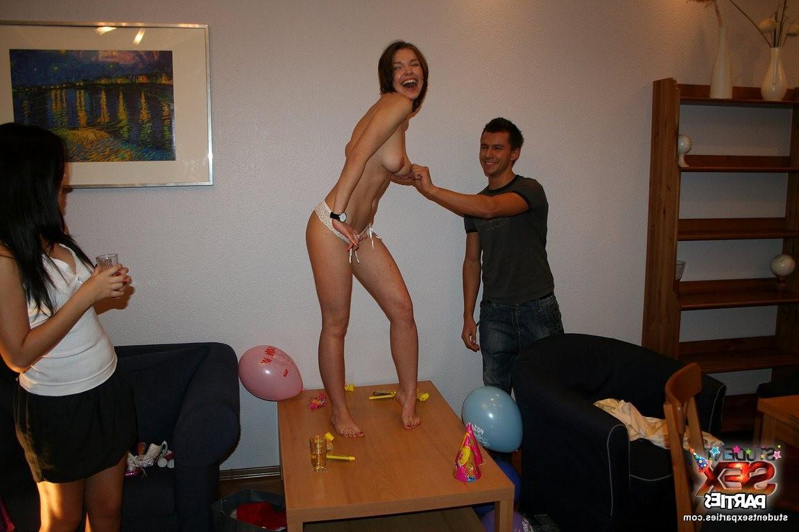 8P Birthday sex present for hot creamy girl
