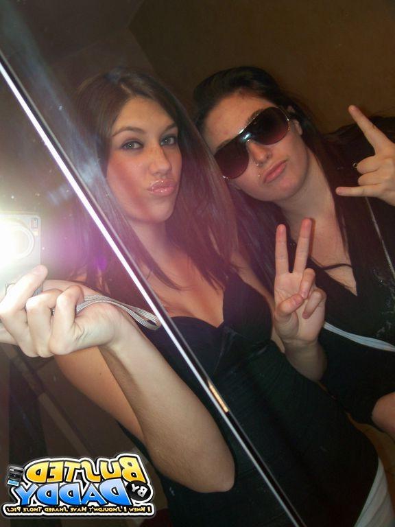 15P Real Busted Girlfriends Posing On Private Cams
