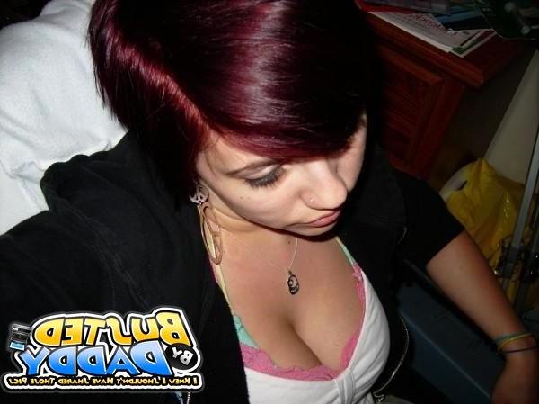 15P Real Busted Girlfriends Posing On Private Cams