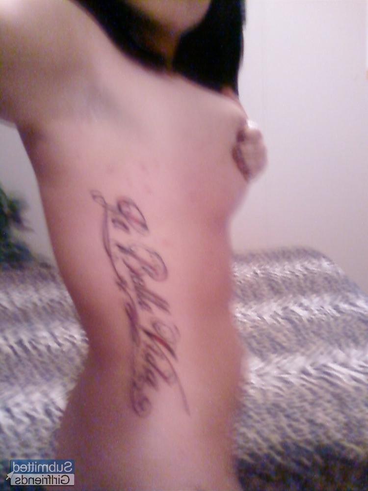 15P Very pretty big breasted GF showing naked in leaked private pics
