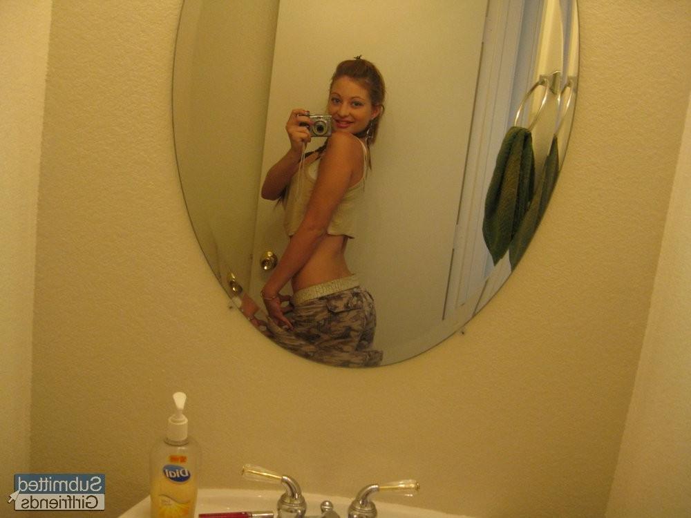 15P Sweet teen locks herself in the bathroom to take sexy 