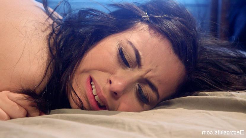 15P Mistress Chanel Preston turns out new 19-year-old anal eletroslut with bondage, 