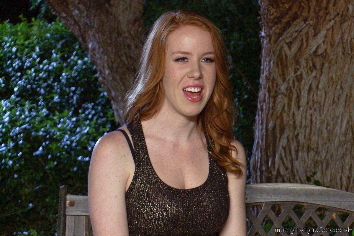 24P Kiera Wilde has a fantasy: 5 guys accost her in a parking lot at night and stuff