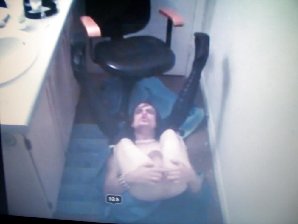 25P Ass Play in the Shitter