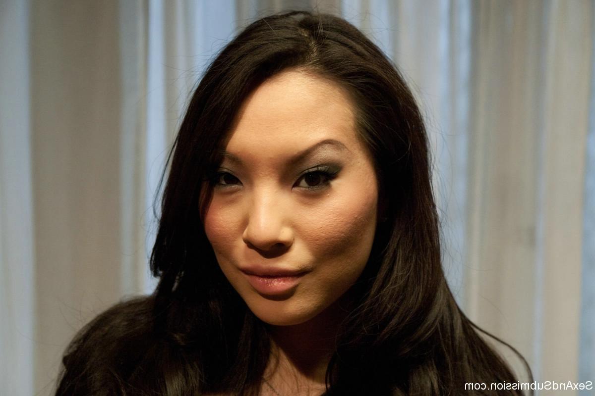 24P Very sexy Asa Akira gets tied up and fucked by two kinky guys