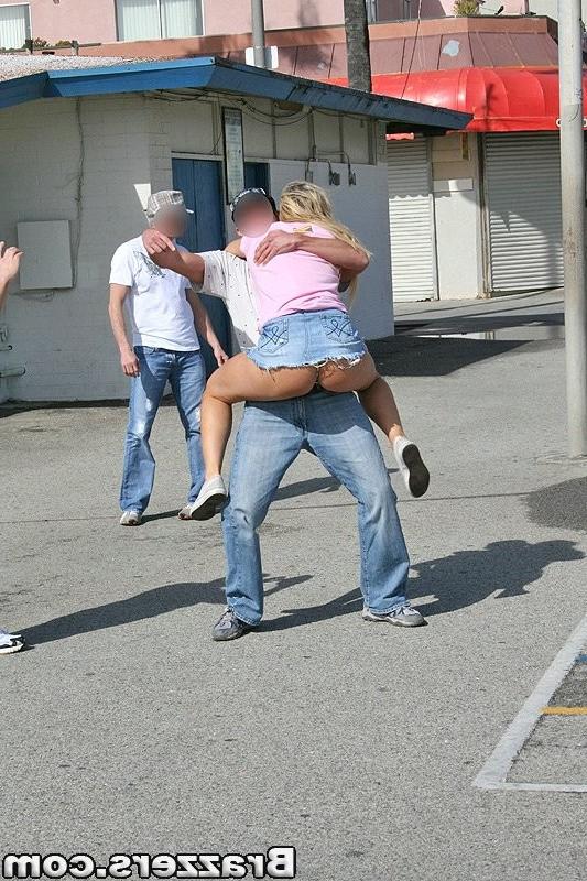 15P Brooke Scott showing her privates to the general fanbased public