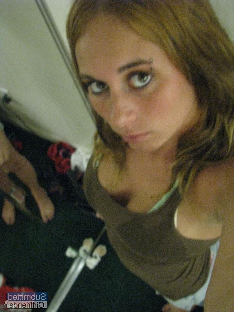15P Leaked private pictures from a dumped ex girlfriend