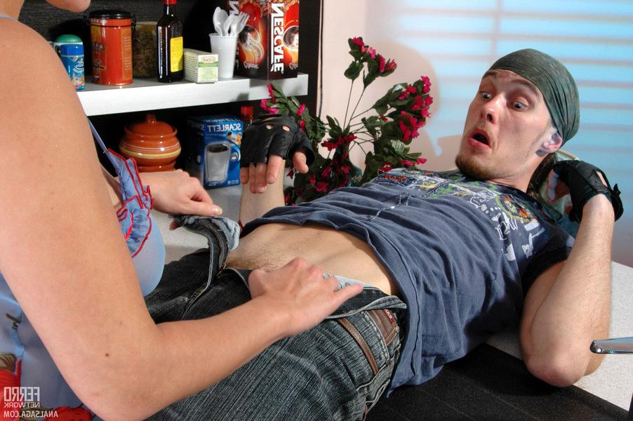 20P Anal craving chick munching on a throbbing pecker before getting impaled
