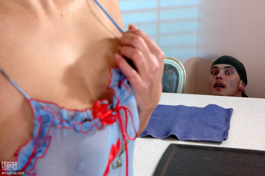 20P Anal craving chick munching on a throbbing pecker before getting impaled