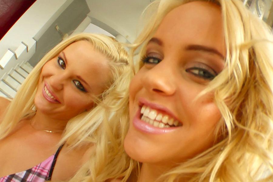 16P Babe gets anal pounding and her friend lick her cum from ass