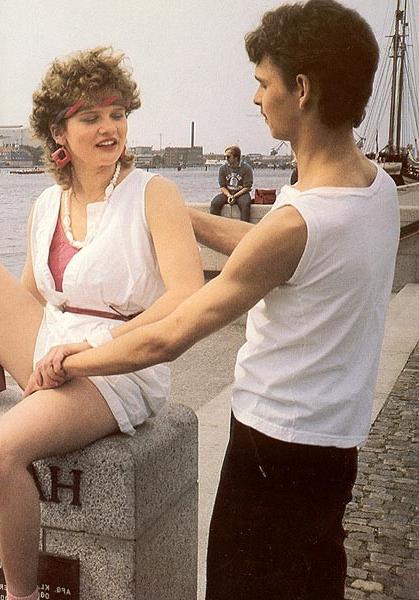 16P Seventies tennis lady shagged in her tight anus