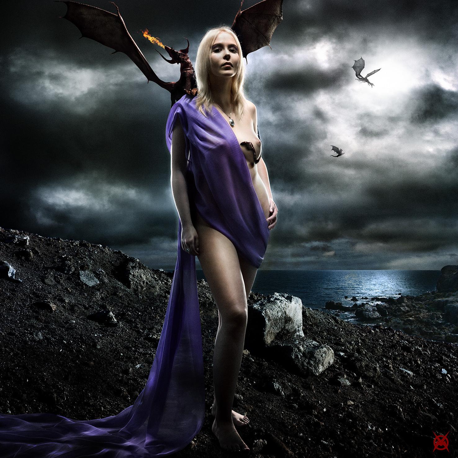 10P Daenerys Targaryen nude