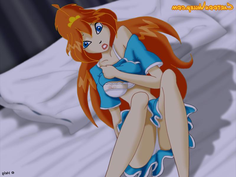 12P Bloom Winx horny in bed