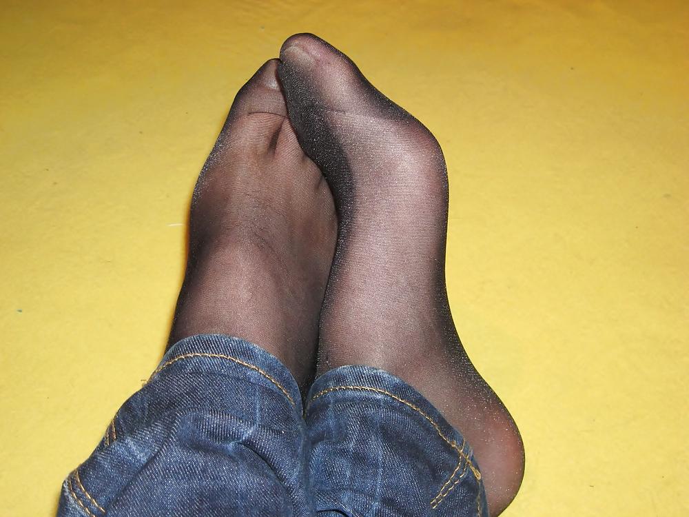 16P Schwarze Nylons und Jeans