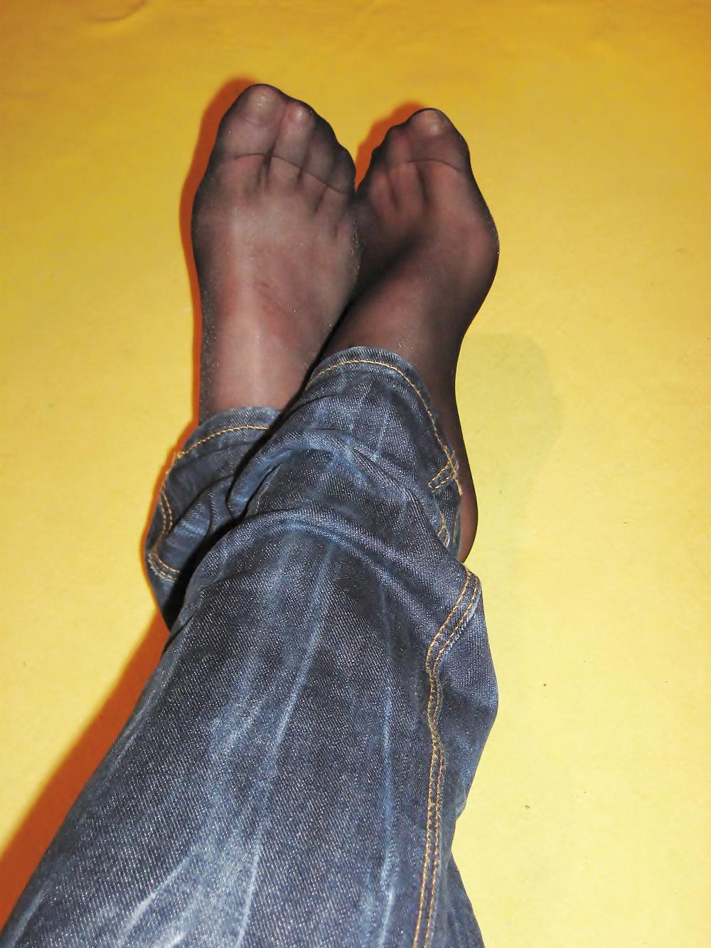 16P Schwarze Nylons und Jeans