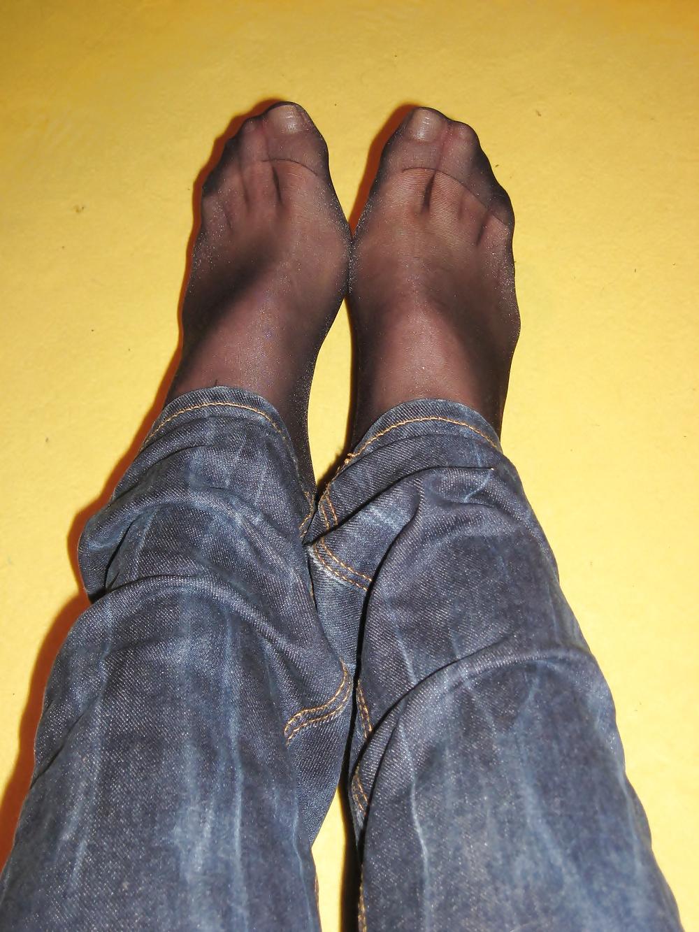 16P Schwarze Nylons und Jeans