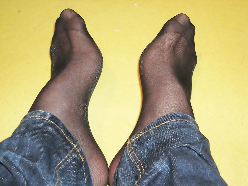 16P Schwarze Nylons und Jeans