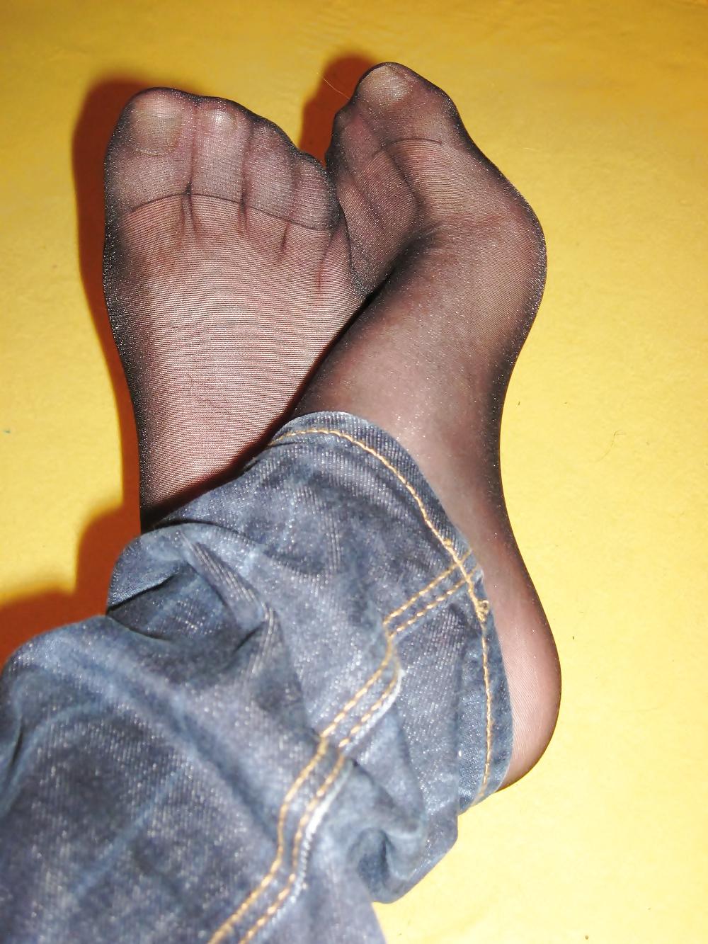 16P Schwarze Nylons und Jeans