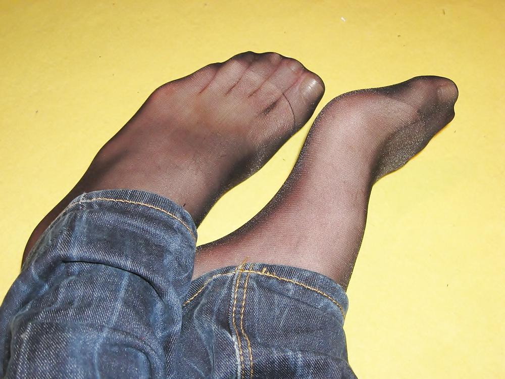 16P Schwarze Nylons und Jeans