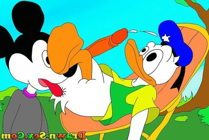 15P Mickey Mouse and Donald Duck sucking and fucking hardcore