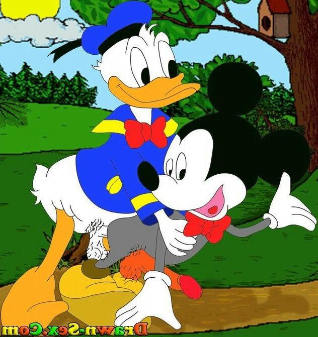 15P Mickey Mouse and Donald Duck sucking and fucking hardcore