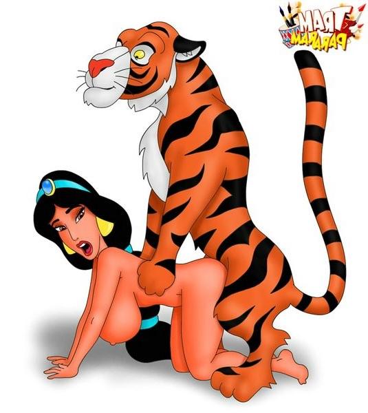 15P Perverted tram pararam porn famous cartoons