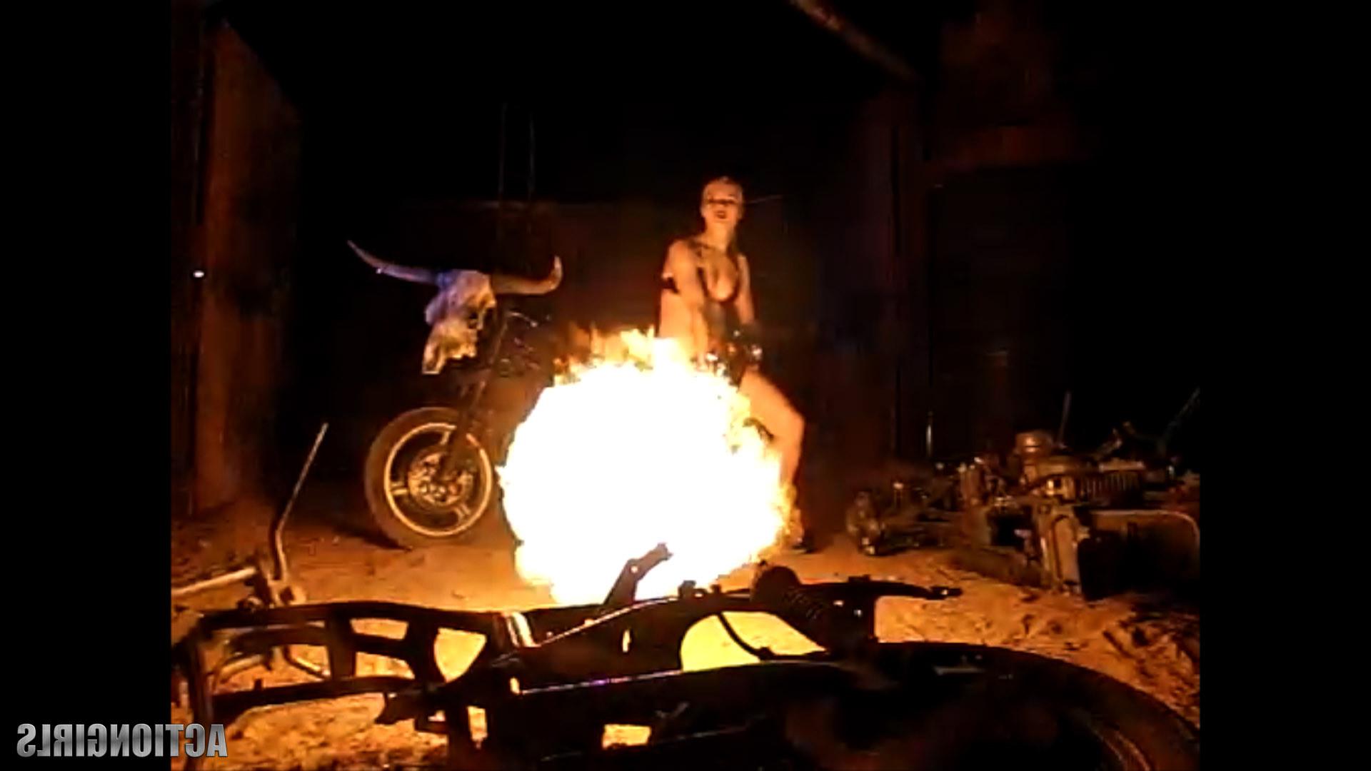 16P Exclusive Actiongirls Mosh Photos Actiongirlscom