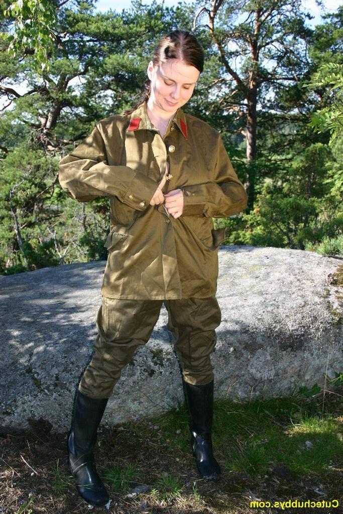 20P Sexy girl with big tits in a Russian army uniform