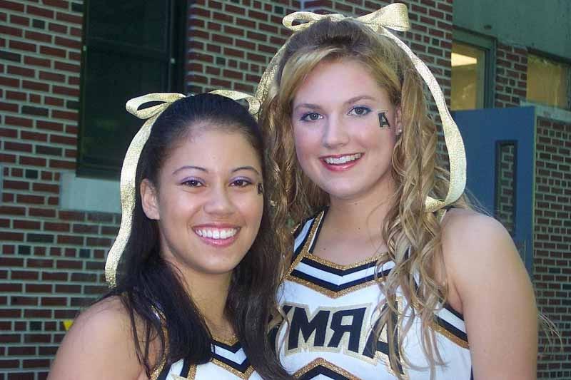 16P Real Army Cheerleader Squad Knows How To Party