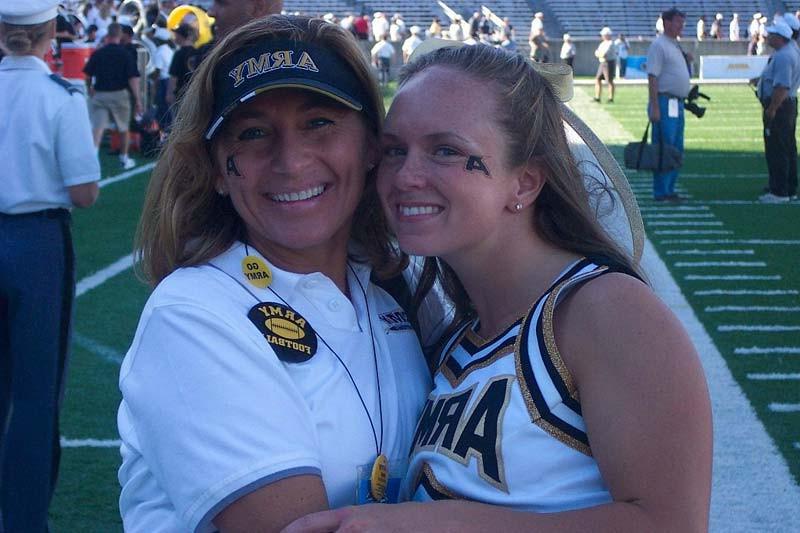 16P Real Army Cheerleader Squad Knows How To Party