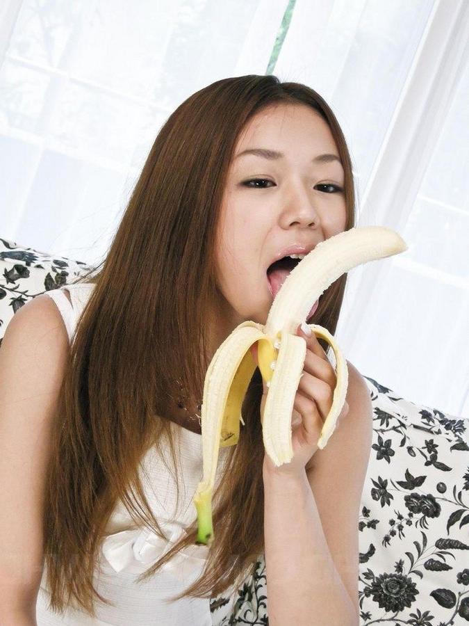 13P Sakura Hirota Asian always loves licking bananas and hard cocks