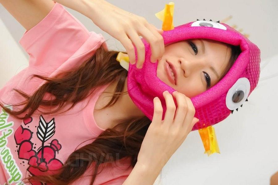 13P Shirosaki Karin Asian with silly outfits on head sucks phallus