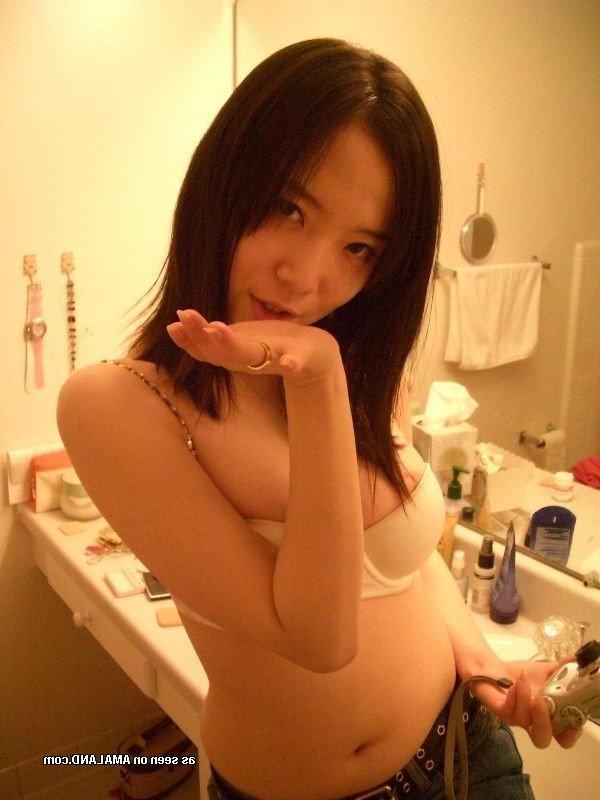 15P Naughty Korean cutie stripping naked in the bathroom