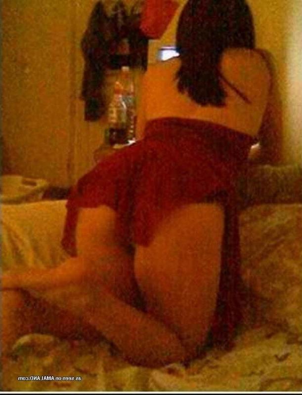 15P Amateur hot-ass Chinese babe in sexy poses