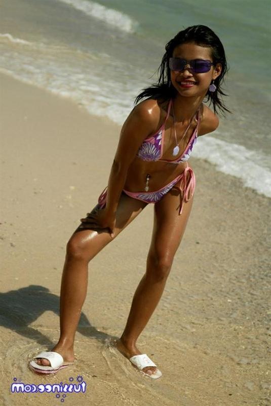 16P Thai teen girl in bikini
