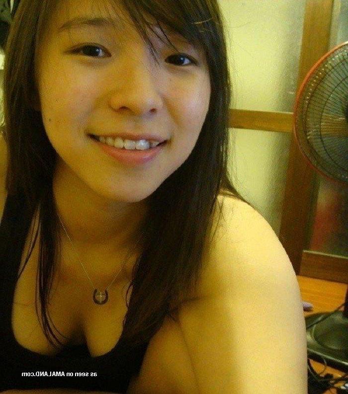 10P Chinese teen cutie's kinky nude pictures with her BF