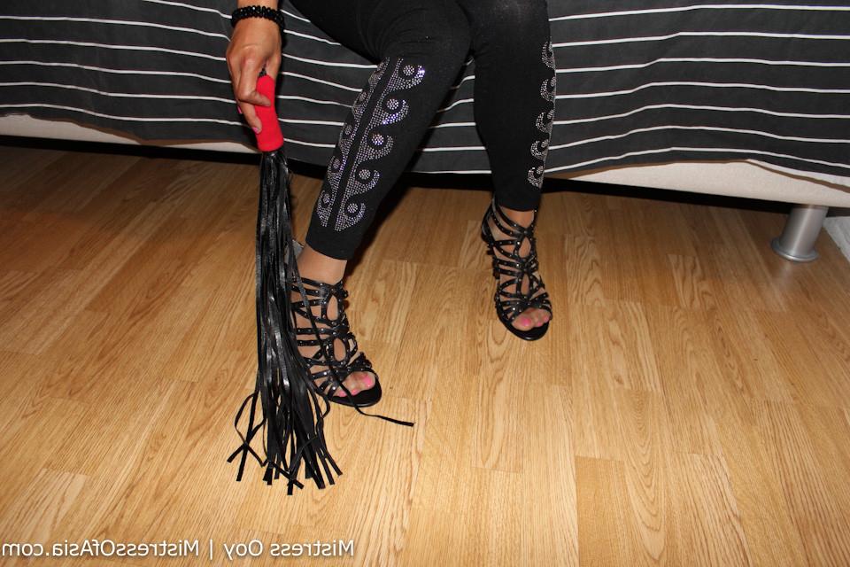 12P Mistress Ooy featuring in Bedtime teasing