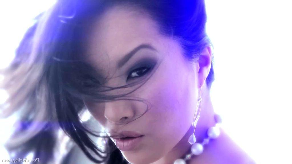 16P Asian goddess Asa Akira gets a hard cock treatment