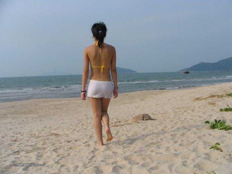 15P Slutty Chinese GF in yellow bikini spreading outdoors