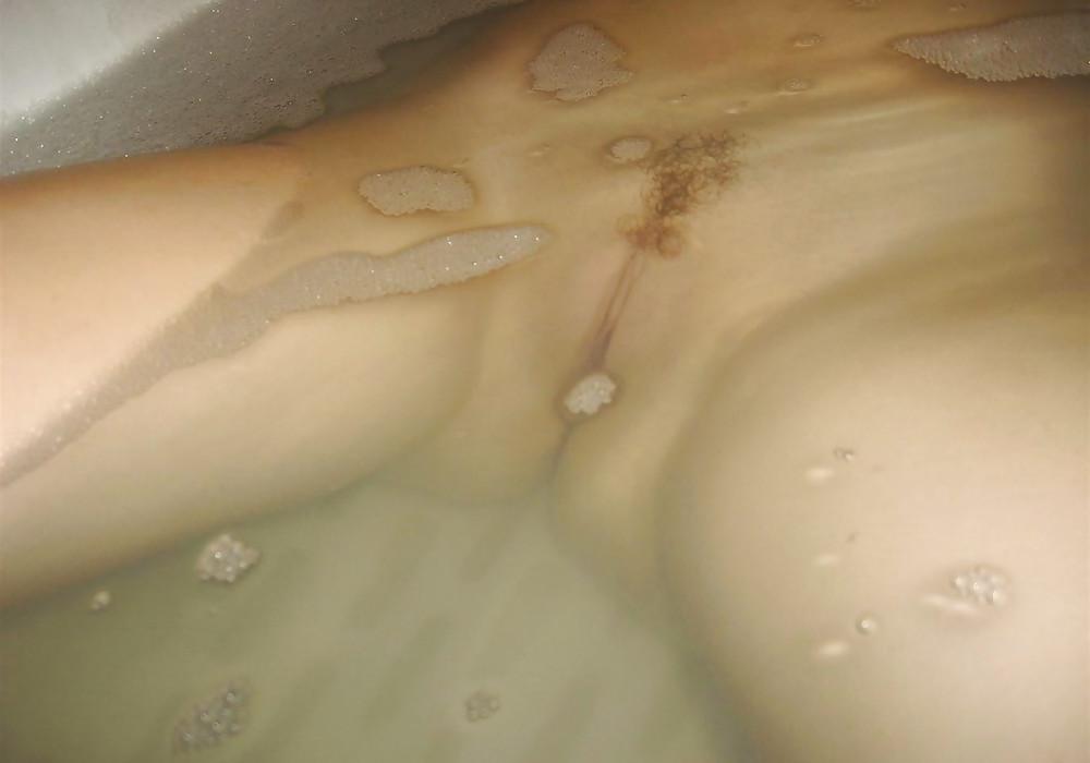 25P BATHING WITH SUSI
